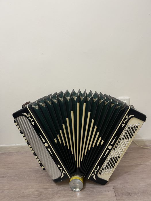 Продам Баян 70 000