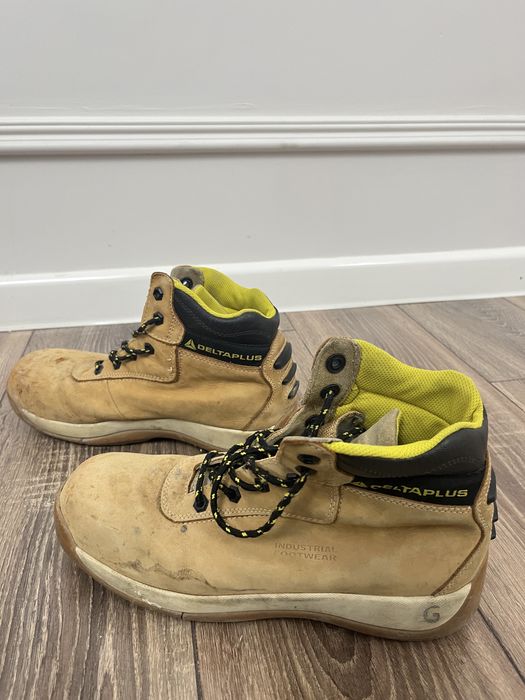 Продается спецовки и обуви