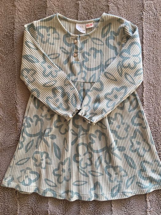 Страхотни детски дрешки в отлично състояние-4-5г