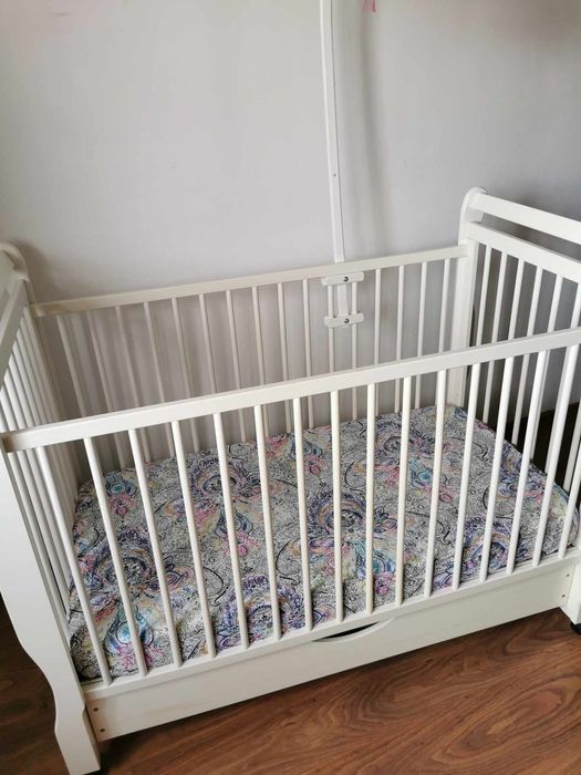 Pat bebe BabyNeeds Jas, din lemn, suport pentru baldachin