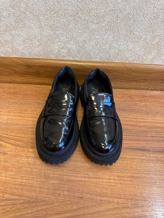 Туфли ZARA на девочку 29 размер