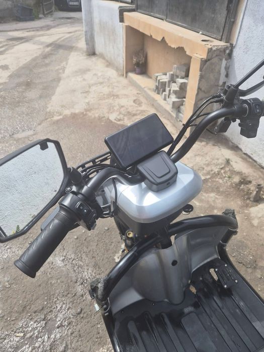 Триколка със документи