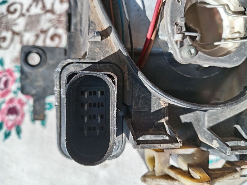 Far polo 6N2 partea stg sofer