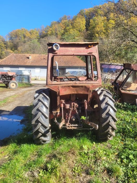 Tractor Universal 445 DT