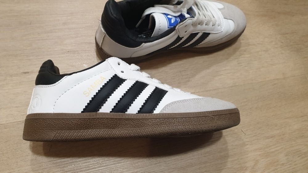 Кроссовки Адидас Самба р.37 новые