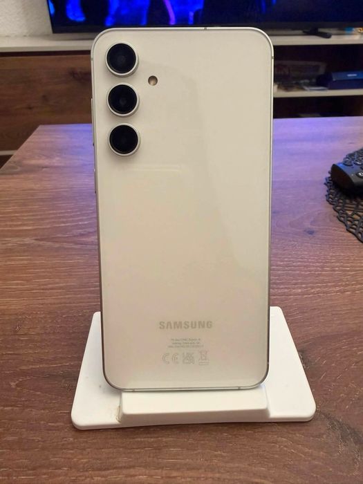 Samsung galaxy s 23 fe. Без забележки.