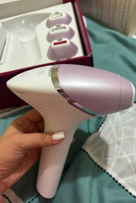 Epilator IPL Philips Lumea Prestige Seria 8000 BRI947/00