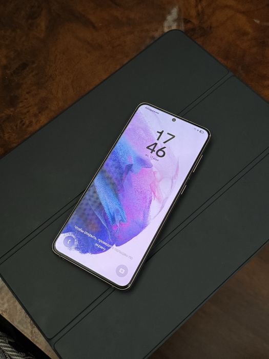 Продам Samsung S21 Plus