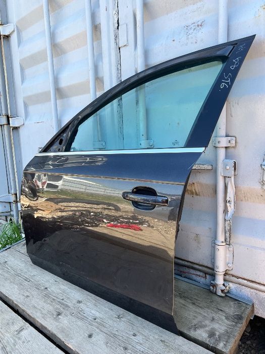 Usa stanga fata Audi A4 B8 B8.5 an 2007-2015 cod LZ7L completa