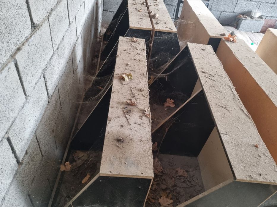 Dokon uchun polka stelaj