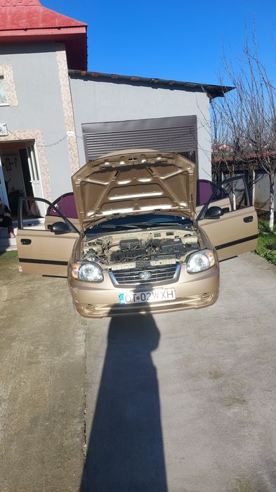 Hyundai accent 2005