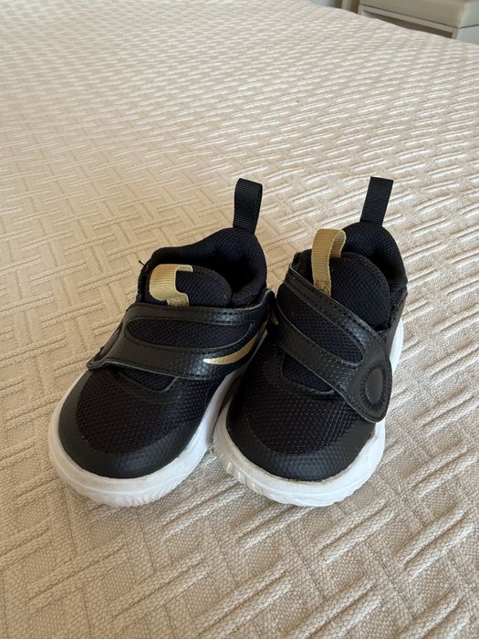 Продам детскую обувь