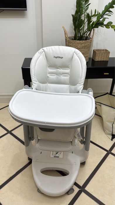 Продам б/у стол Peg Perego Tatamia