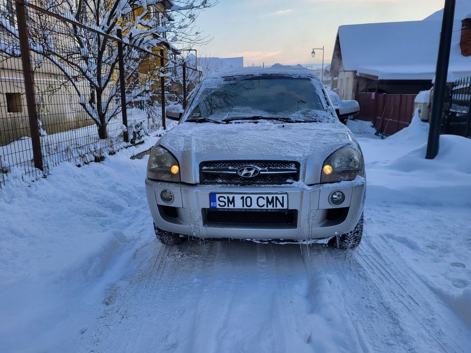 Vând Hyundai Tucson 4 x 4 Diesel Euro 4