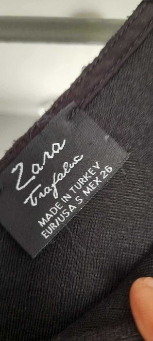 Малка черна рокля ZARA trafaluc