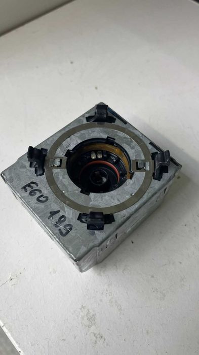 Калник ( десен ), Преден капак, Ксенонова запалка БМВ Е60, BMW E60