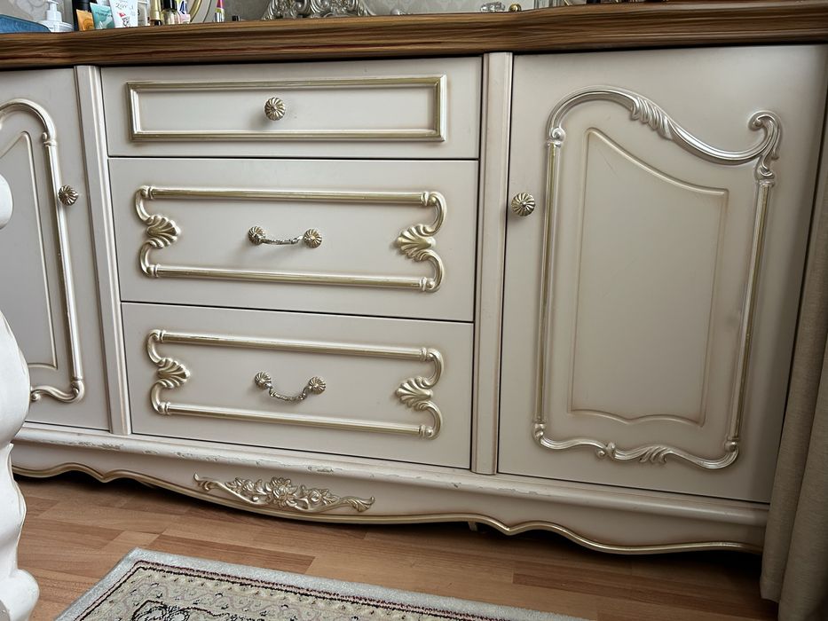 Спальный гарнитур