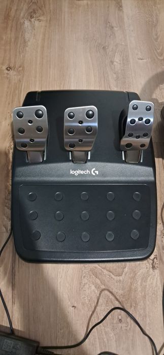 Vând volan G29 ps3,ps4,ps5 și PC