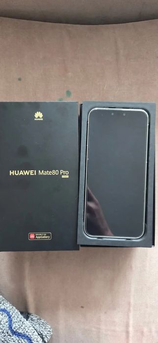 Продам телефон HUAWEI Mate 80 Pro Max