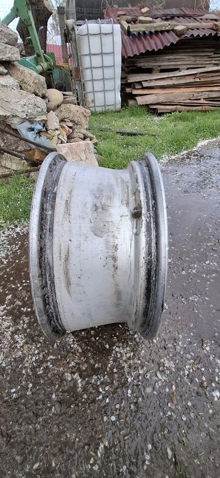 Vând set de 4 jante