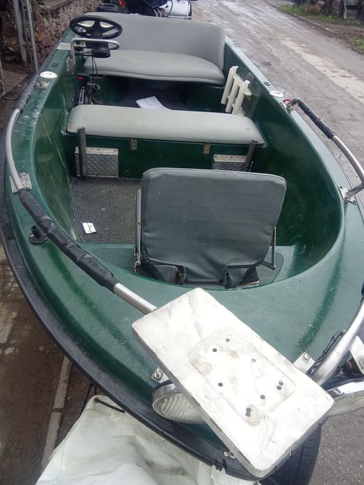 Лодка Опен 4.3-1.6 метра с регистриран колесар