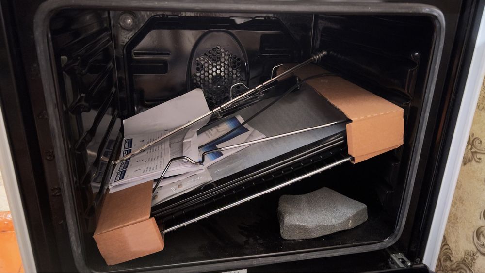 Продам комбинированую газ плиту