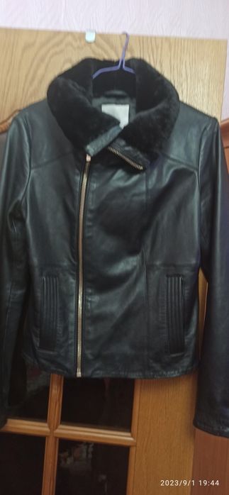 Кожаная куртка  Mango