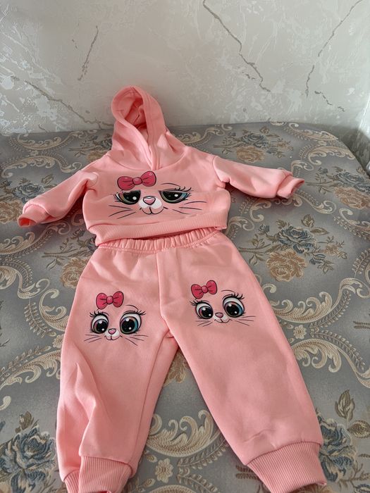Продам костюм для девочек