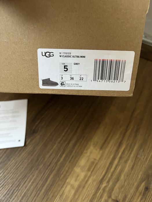 Ugg mini piele intoarsa