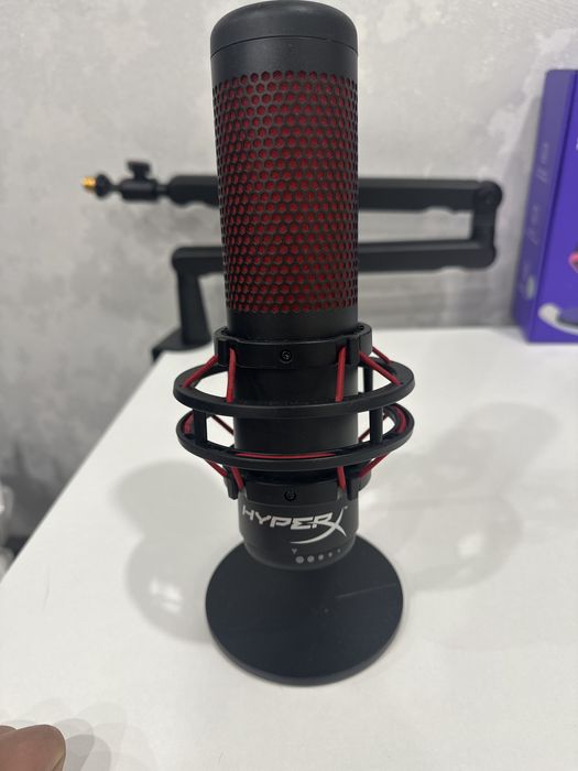 Продам микрофон hyperx quadcast