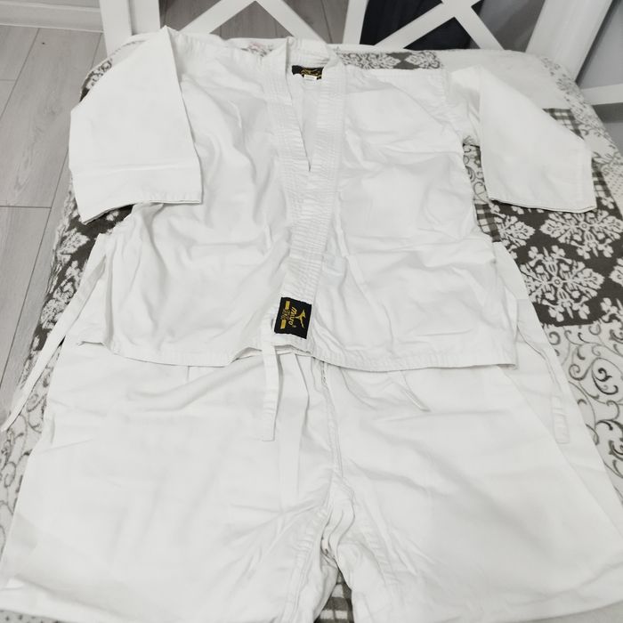 Кимоно-каратэ рост 134-146,б/у