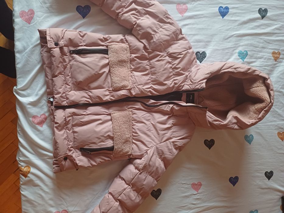 Продавам преходно яке