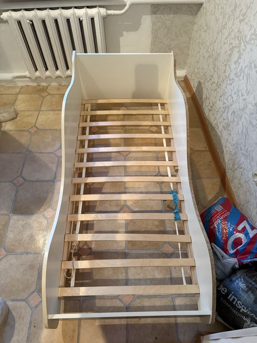 Кровать детская машинка