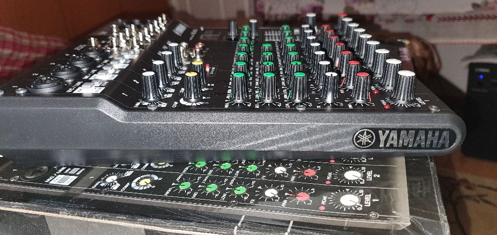 VÂND MIXER AUDIO – NOU
Mixer Yamaha MG10X – NOU, nefolosit
Mixer pr