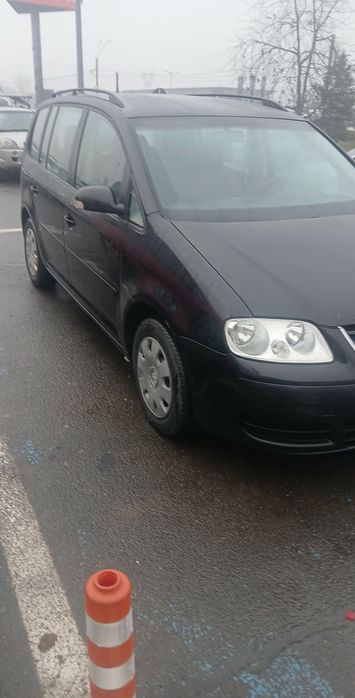 Vând wolzvagen toran an 2004 19 dize cu acte la zi preț 1350 euro