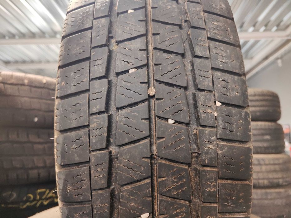 2бр.зимни гуми 205/65/16C Falken