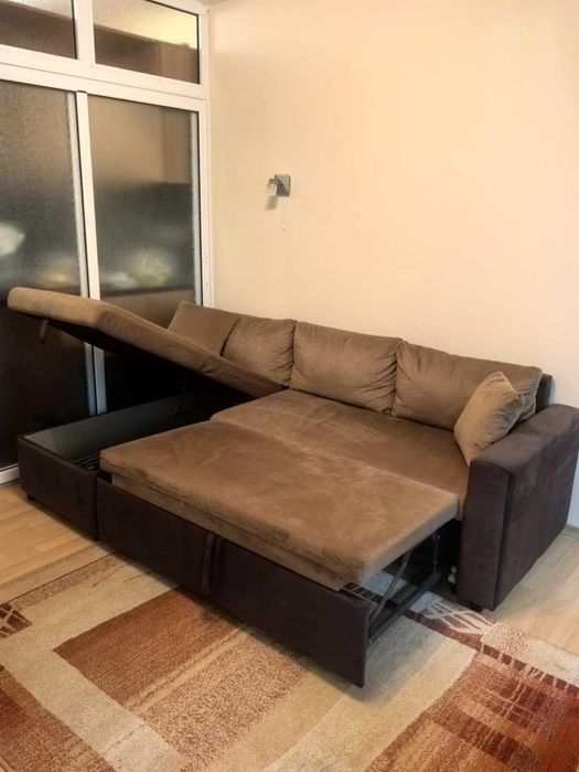 Разтегателен диван, холна маса, портманто