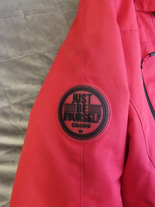 Продам женскую куртку