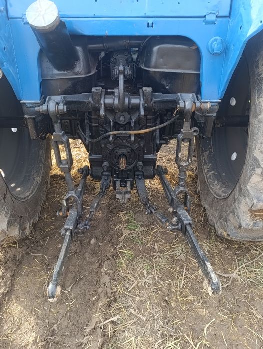 Belarys mtz 80 sotiladi