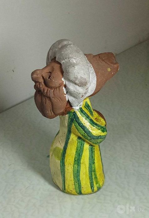 Продам.  Глиняная сувенирная свистулька " бабайчик" и  птичка.