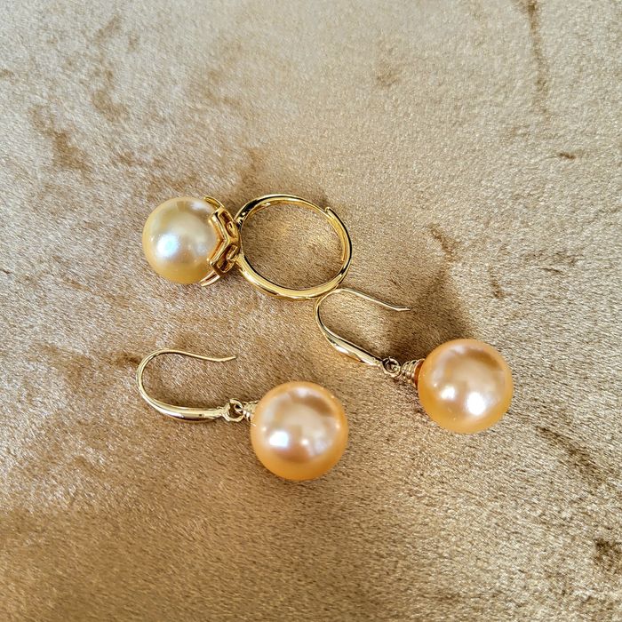 Продам комплект из перламутра