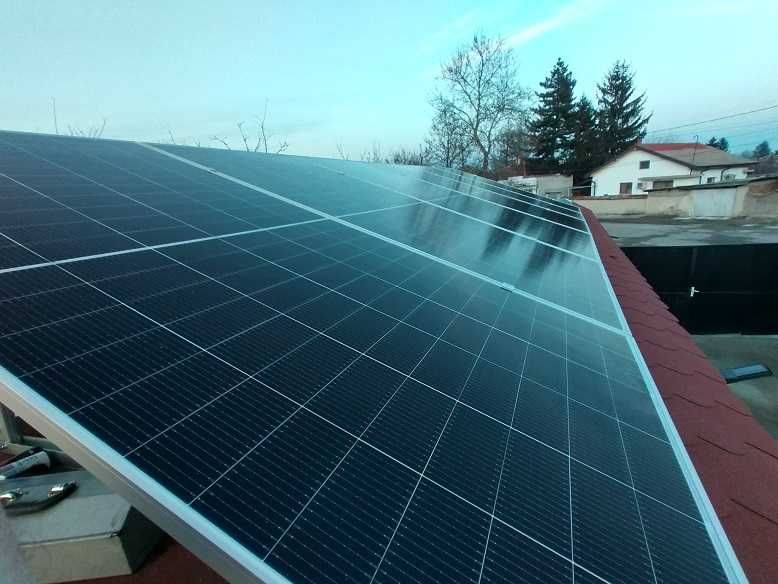 Изграждане на фотоволтаични системи.