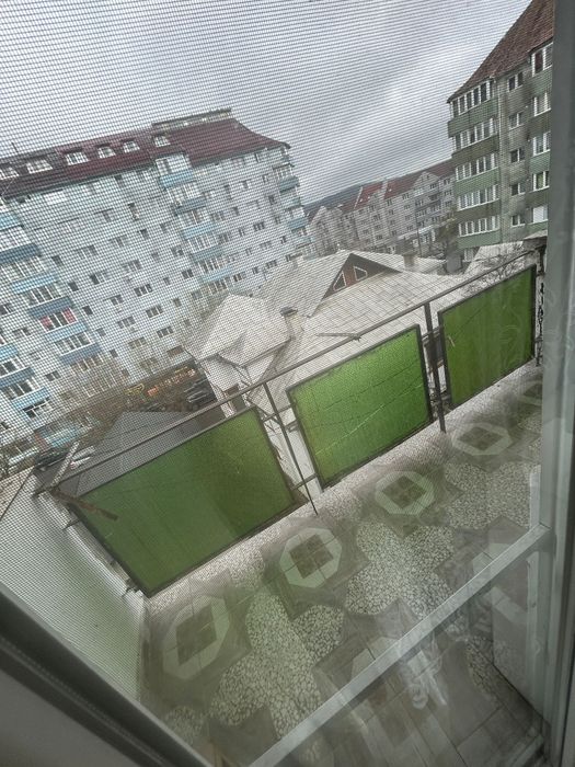 închiriez apartament cu 2 camere