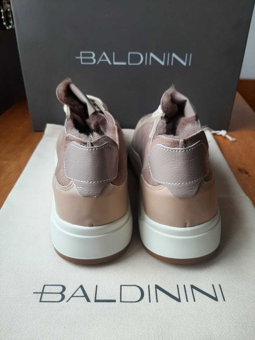 Дамски спортни обувки с вълна Baldinini