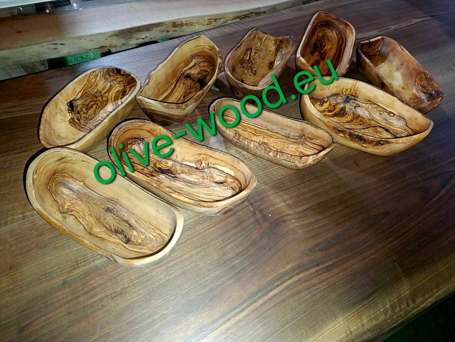 Дървени купи, чинии, чаши, дъски и плата за мезета от маслиново дърво