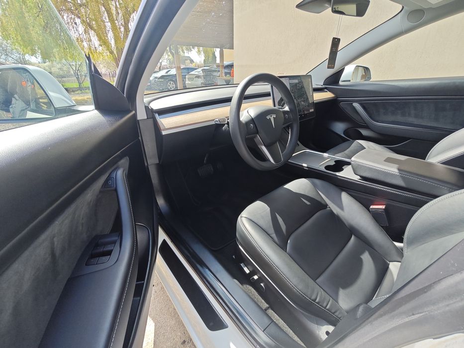 Tesla model 3 dual motor.