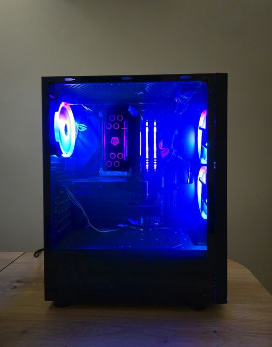 PC Gaming Ryzen 5 5600X + RTX 5060 | 32GB RAM RGB | 1TB SSD | Impecabil