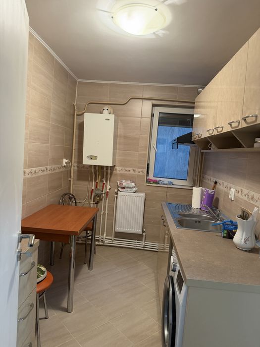 INCHIRIEZ AP. 2 camere