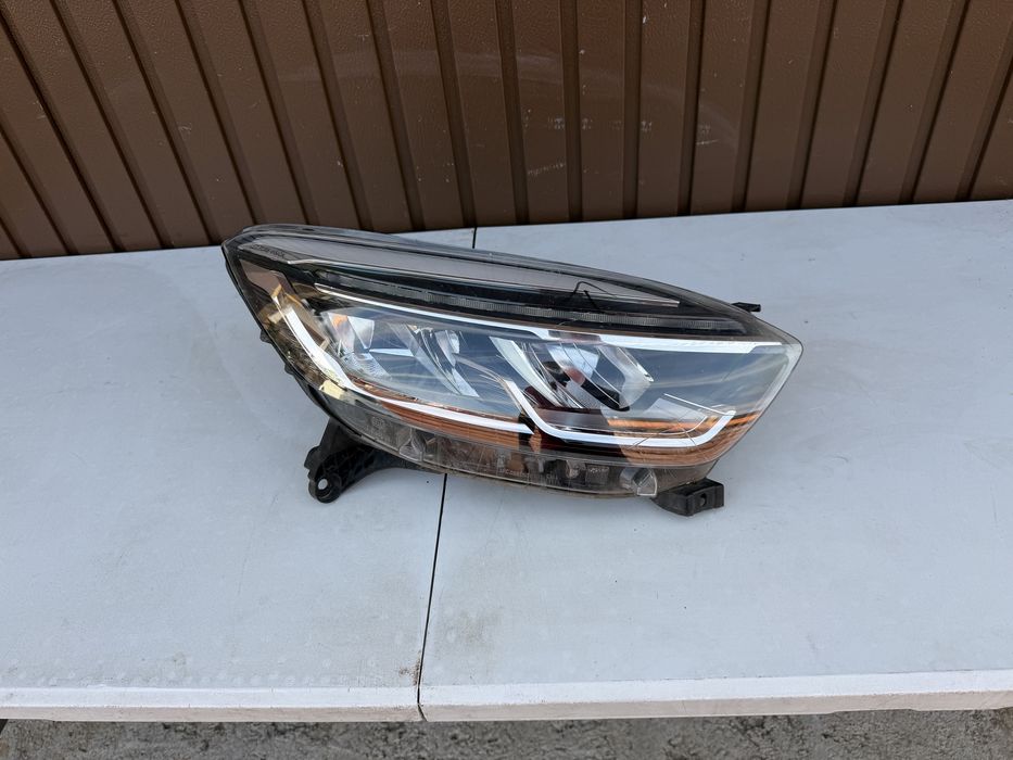 Far dreapta full led Renault Captur