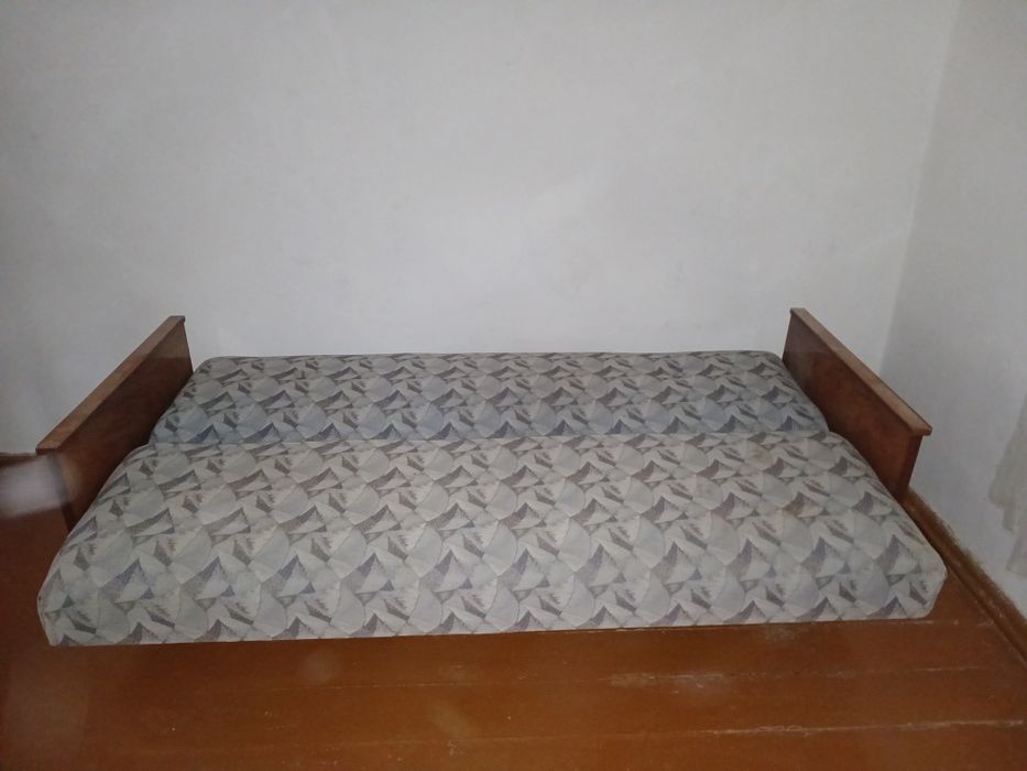 Диван-книжка кровать шкафчик для обуви б/у в хорошем состоянии